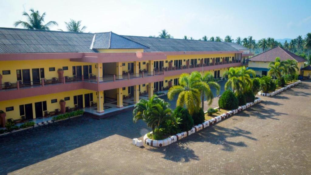 Uni Beach Hotel Пангандаран Экстерьер фото